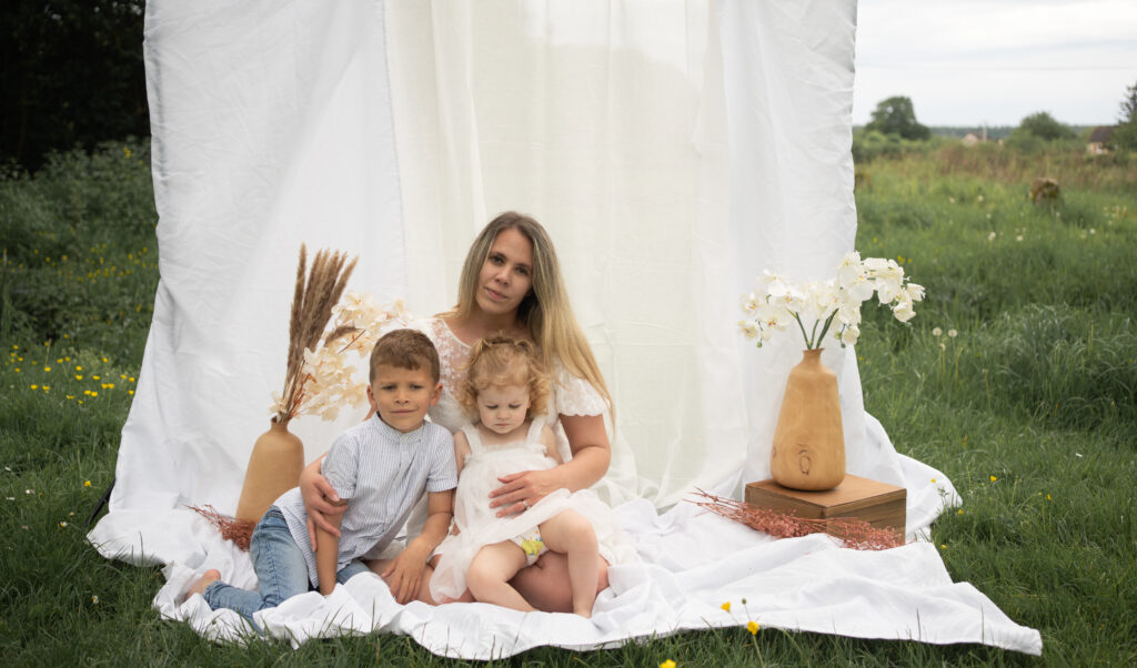 photographe dreux famille séance maman et enfants a dreux lumière naturel douce photographe Houdan