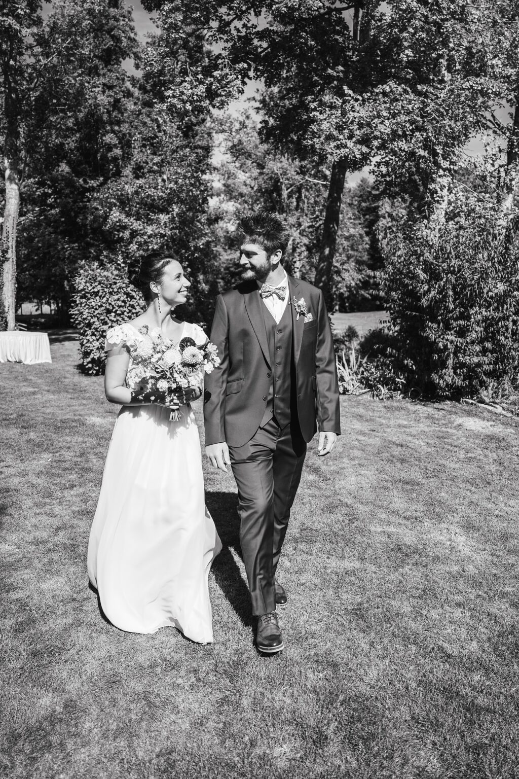 Photographe mariage Eure-et-Loir : Armelle et Julien, portrait de couple à Montigny-sur-Avre